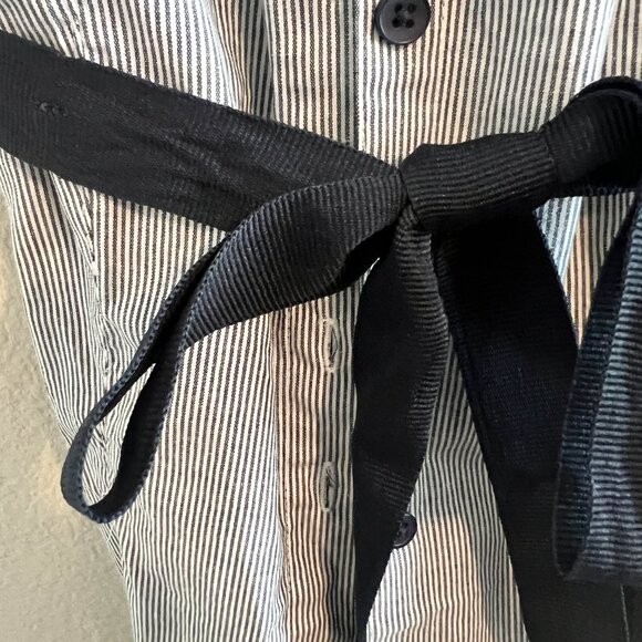 Women's Button Down Shirt with Belt - Sz XL (NWT) - Picture 3 of 9